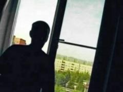 Во Львове 19-летний парень выпал из окна многоэтажки и погиб на месте: детали трагедии