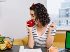 Еда-антистресс: продукты, помогающие справиться с тревогой