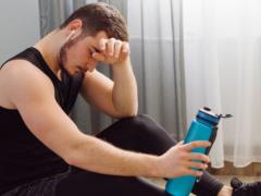 Алкоголь и спорт: почему не стоит идти на тренировку во время похмелья
