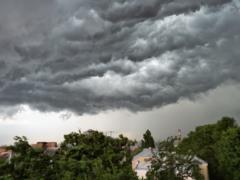 В Киеве первый уровень опасности из-за грозы