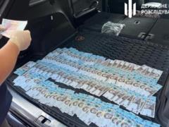 Сотрудника налоговой в Хмельницкой области поймали на взятке