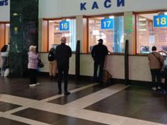  Невозможно купить билеты на поезд : украинцы в соцсетях массово возмутились на  Укрзализныцю . Что происходит