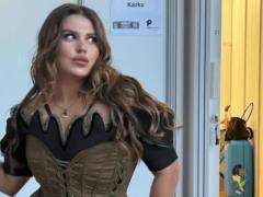 Зарицкая в купальнике похвасталась отдыхом на сапборде