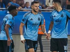 Kukharevich Vidno is a naked for Slovan Bratislava in another Postil Match
