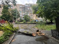 Непогода в Киеве: затоплены многие улицы и станция метро