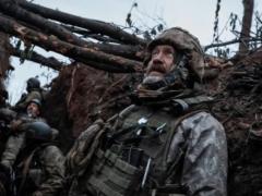 Зеленский подписал закон, который позволяет гражданам в возрасте 60+ военную службу по контракту: что известно