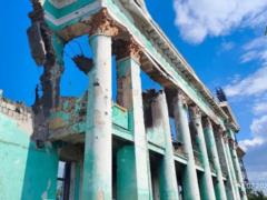 В Мариуполе показали разрушенный стадион  Азовсталь 