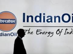 India urgently purchases oil from the USA and the UAE instead of Russia - Bloomberg