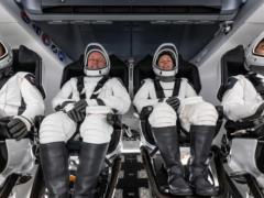 Астронавты миссии SpaceX прибыли на МКС: когда вернутся на Землю. Фото и видео