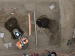 В столице Перу газовики случайно откопали две гробницы 1000-летней давности: что в них обнаружили.