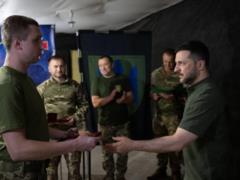 Зеленский посетил защитников Волчанска