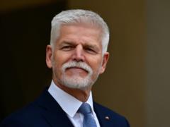 Президент Чехии: Если для сохранения Украины нужно потерять часть территории - пусть так и будет