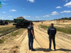 На Волыни раскрыли масштабную кражу песка из карьера Укрзализныци