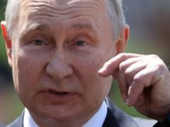 Рейтинг Путина упал до минимума за два года