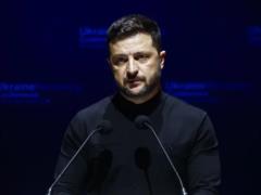 Зеленский отреагировал на требование отдать часть территорий России