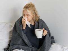 Можно ли чихать с открытыми глазами: объяснение ученых