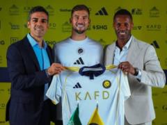 Barcelona football player became the new partner Cristiano Ronaldo
