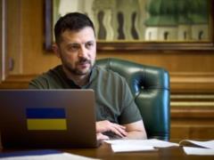 Зеленский ответил на удар по вокзалу в Запорожье