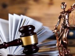 Украинка зарегистрировала петицию с требованием отменить прокурорские спецпенсии: в Раде затягивают рассмотрение законопроекта