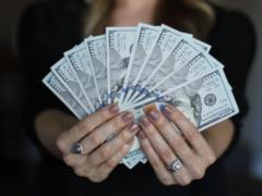 Чиновники декларируют миллионные подарки: ежегодно более чем на 3,4 млрд грн