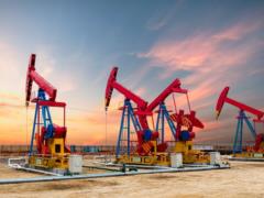 МЭА прогнозирует рекордный профицит нефти