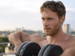 7 самых эффективных силовых упражнений для мужчин после 40 лет