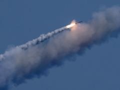 Россия атаковала баллистическими ракетами жилой район Харькова