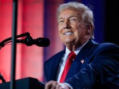 Трамп желает встречи Зеленского с Путиным - СМИ