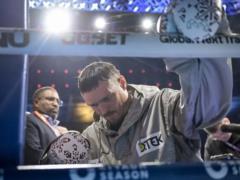 Усик получил отсрочку на следующий бой из-за травмы