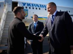 Залужный обещал Ермаку не критиковать Зеленского. Пока продолжается война – The Guardian