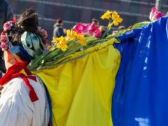 Украинцев хотят заставить работать больше в стране ЕС: к чему могут прибегнуть