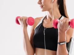 Уменьшение талии легко: простые упражнения с гантелями от профессионалов
