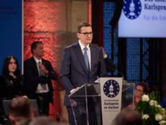 Экс-премьер Польши призвал депортировать тех, кто демонстрирует  символы Бандеры 