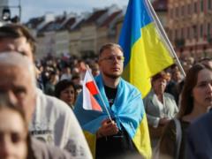 Посольство Украины в Польше призывает украинцев не спешить с изменением правового статуса