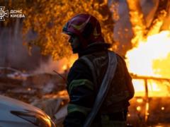 Киев под атакой баллистики: четыре района поражены