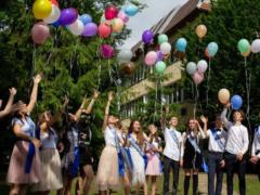 С Днем знаний: поздравления для выпускников с праздником