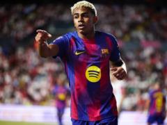 Yamal, settling a record, scoring a foam for Barcelona