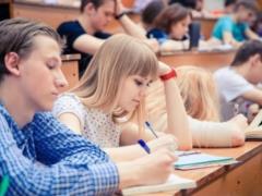 В вузы Украины зачислено 178,7 тыс. первокурсников