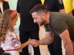  Они все понимают… : Зеленский рассказал, чему учит своих детей во время войны и что заставляет его улыбнуться