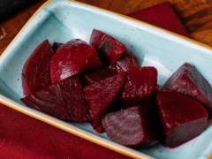 Как законсервировать свеклу на зиму: делимся простым рецептом вкусной закуски