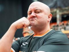 Юрий Ткач запостил редкое селфи с родным братом