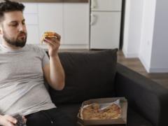 Топ-5 продуктов, которые после 40 становятся врагами мужского здоровья