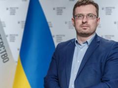 Квартиры и земля на миллионы: САП требует конфискации имущества главного санврача Украины
