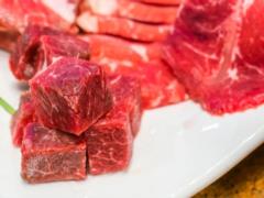 Из какого мяса получатся невкусные и неудачные котлеты с тяжелым или резким запахом: топ 3