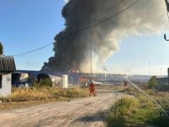 Под Киевом горит логистический центр после атаки РФ