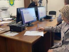 В Павлограде 101-летняя бабушка оформила загранпаспорт: собирается поехать к родным в Германию.