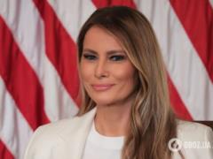 В сети подняли на смех Меланию Трамп, которая встретилась с королевской семьей в непрактичном образе: что с ним не так.