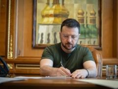 Зеленский назначил еще одного судью Конституционного суда