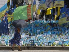 Большинство украинцы считают себя европейцами, но часть все еще называет  советскими людьми  – Рейтинг