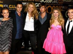 Блейк Лайвли показала фото со съемок «Сплетницы» по случаю 18-летия сериала